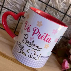 CANECA CERÂMICA ALÇA DE CORAÇÃO -ANIVERSÁRIO